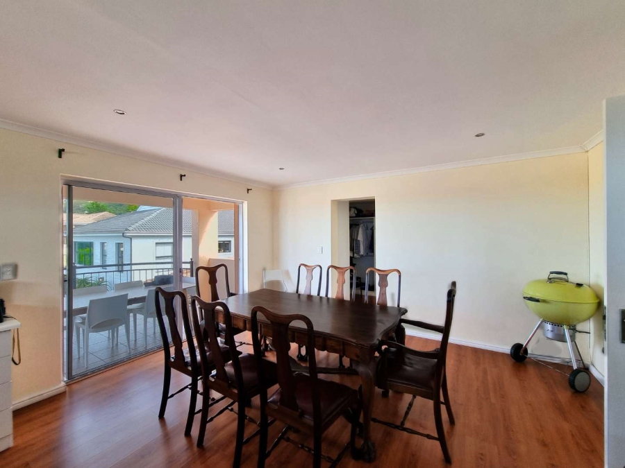 5 Bedroom Property for Sale in Chanteclair Western Cape